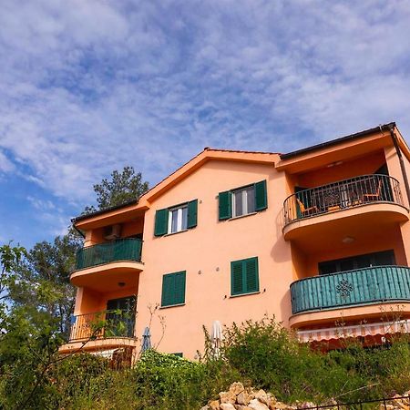 Seafront Apartment Soline With Seaview Exterior photo