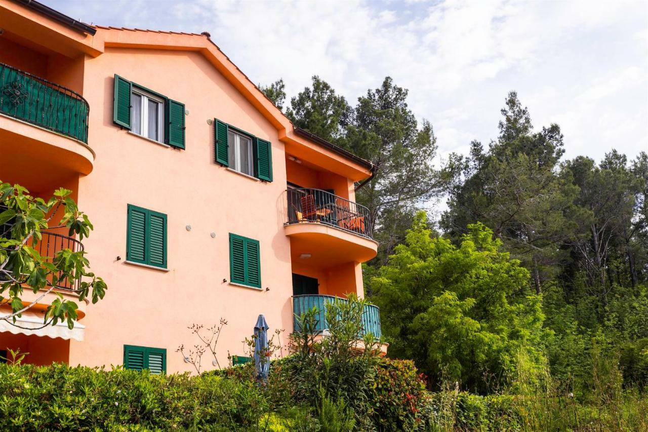 Seafront Apartment Soline With Seaview Exterior photo